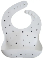 Силиконовый нагрудник Mushie White Letters Силиконовый нагрудник Mushie White Letters