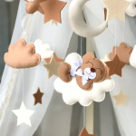 Мобиль на кроватку Felt Dreams "Сонный мишка" бежевый, FDOPT010 Мобиль на кроватку Felt Dreams "Сонный мишка" бежевый, FDOPT010