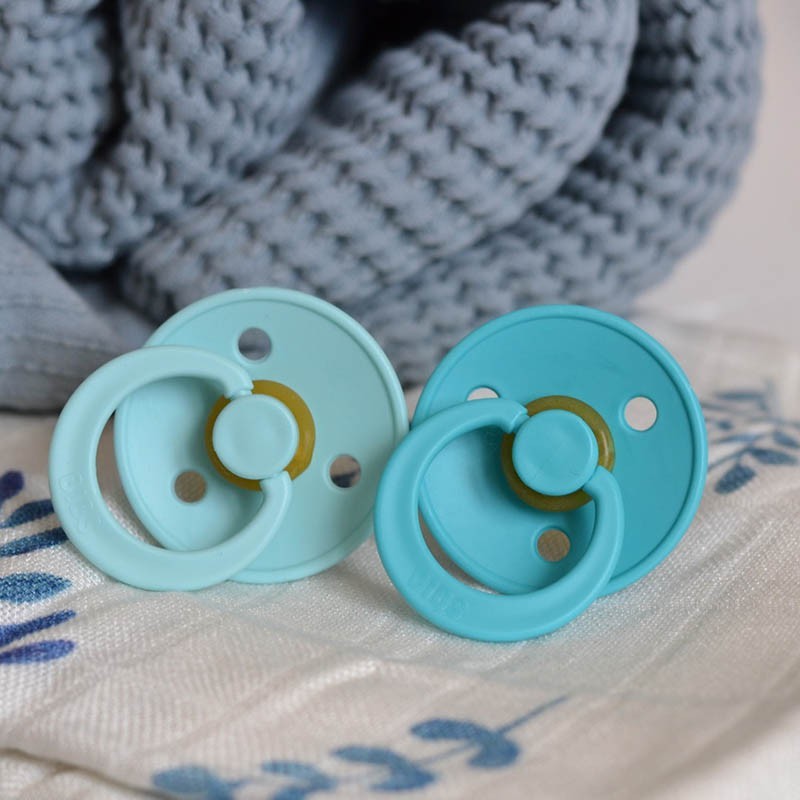 Bibs пустышка 0. Пустышка Bibs Colour Pacifier 0-6 месяцев. Бибс голубая соска. Bibs Sky Blue. Соска Bibs морская волна.