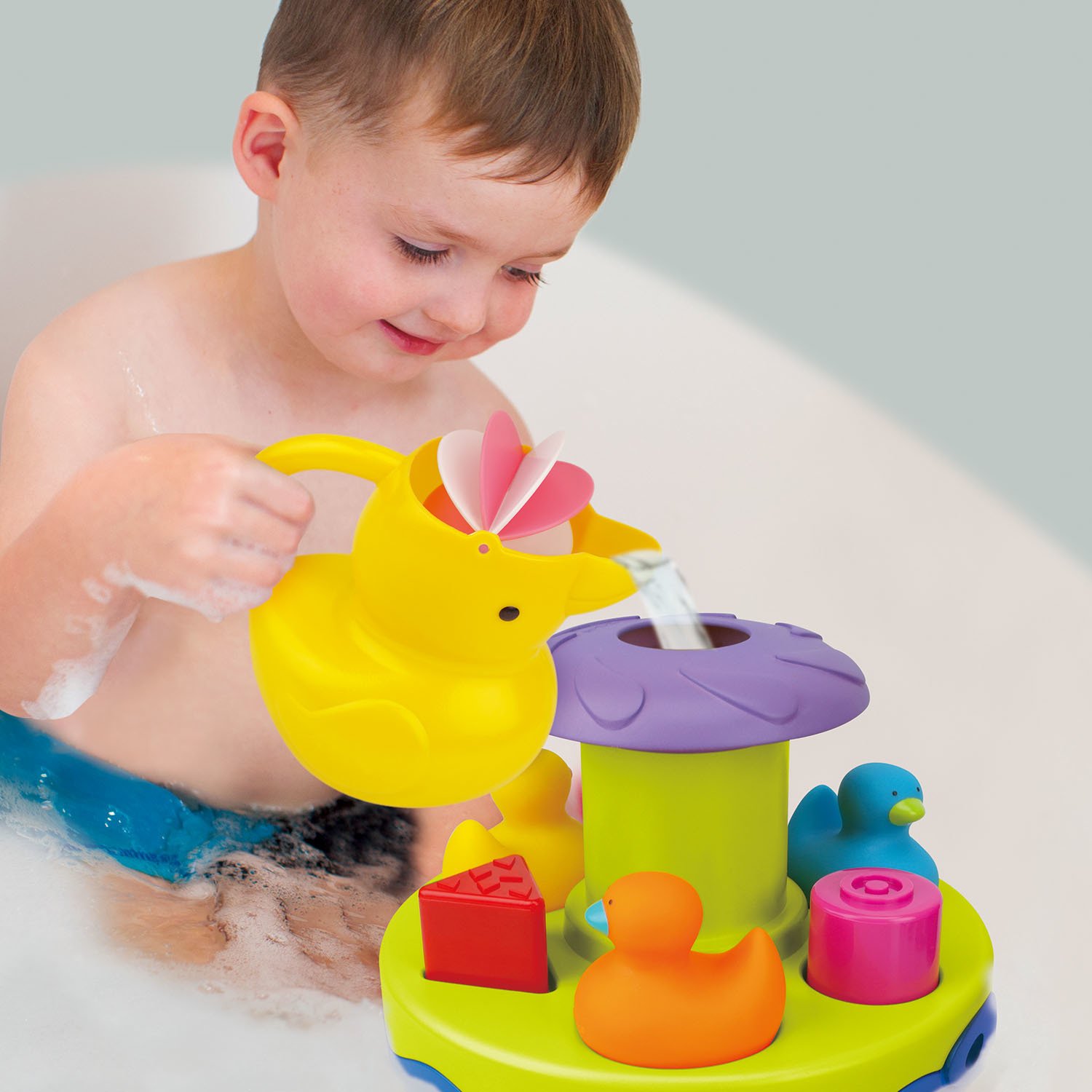 Игрушка купаться. Игрушки для купания. Игрушки для купания малышей. Игрушка для ванны. Купальные игрушки для малышей.