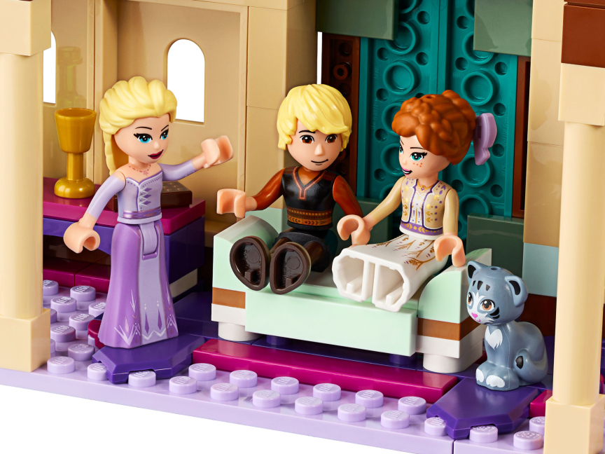 Конструктор LEGO Disney Frozen II 41167 Деревня в Эренделле